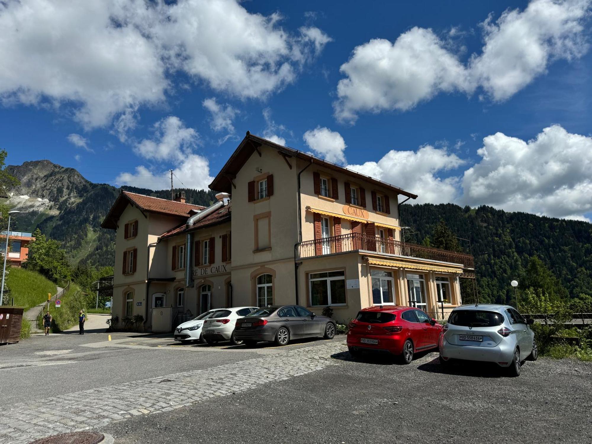 Hotel Buffet De La Gare Montreux Exterior foto